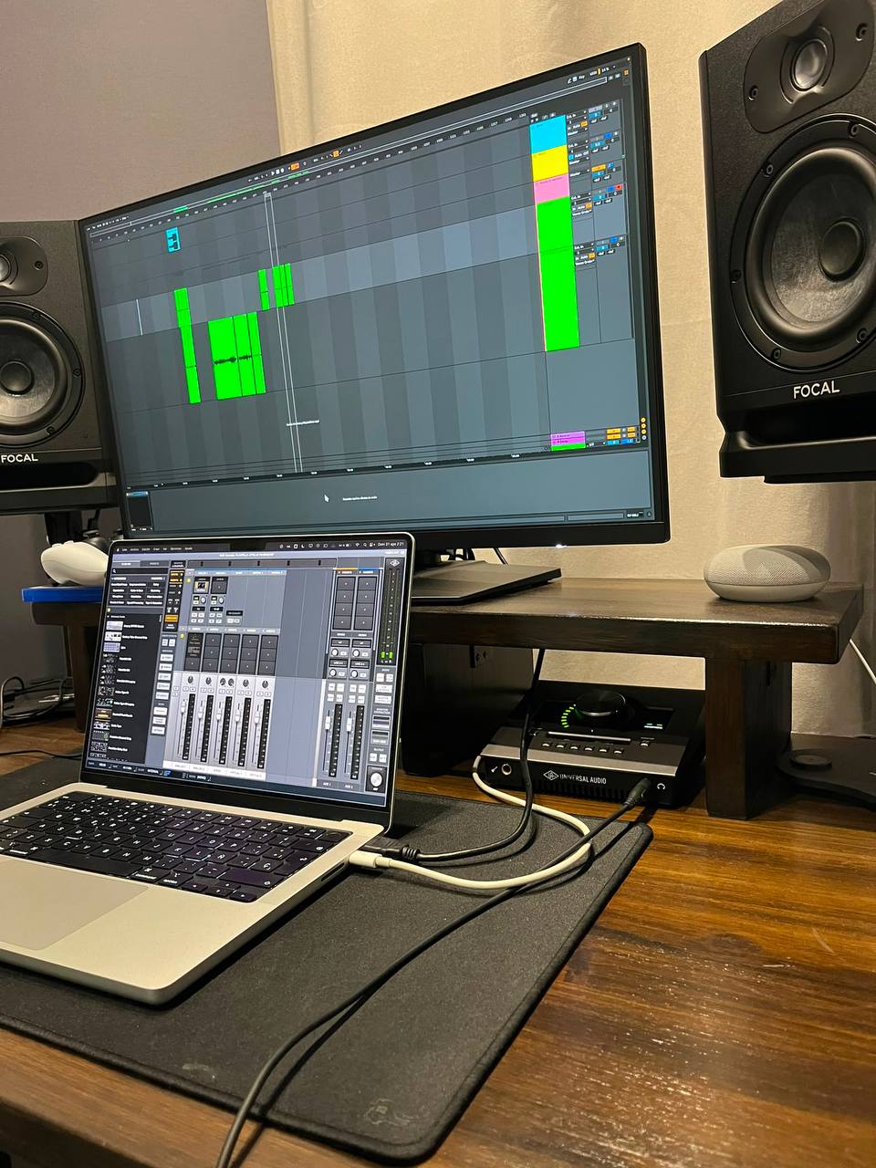 Mesa de mezclas del estudio Phase-19, Getafe